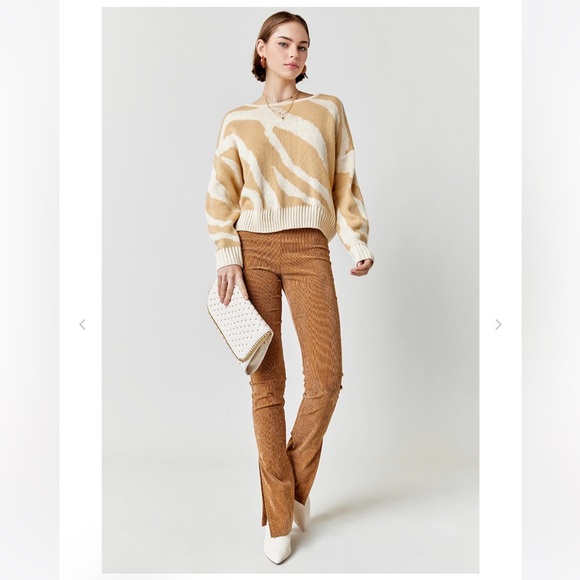 New Francesca’s Naya Open Back Zebra Spring Fall Sweater - Picture 4 of 6